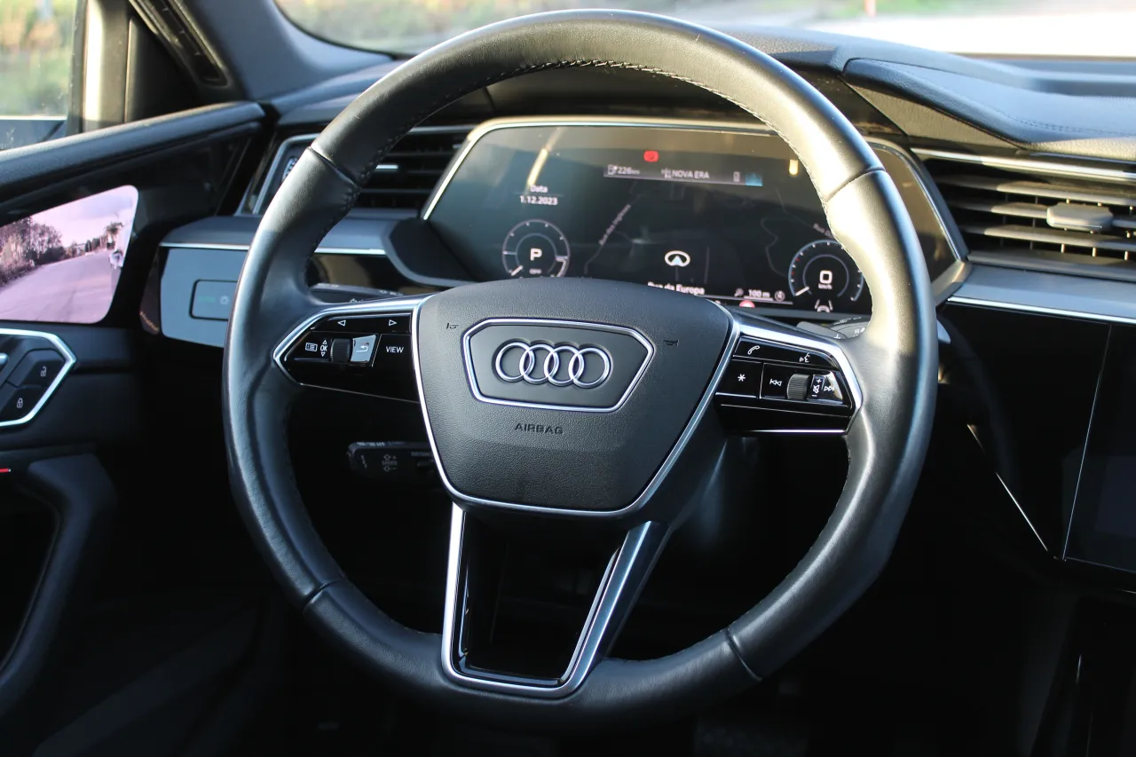 Audi E-tron GR Cars Stand Automóvel