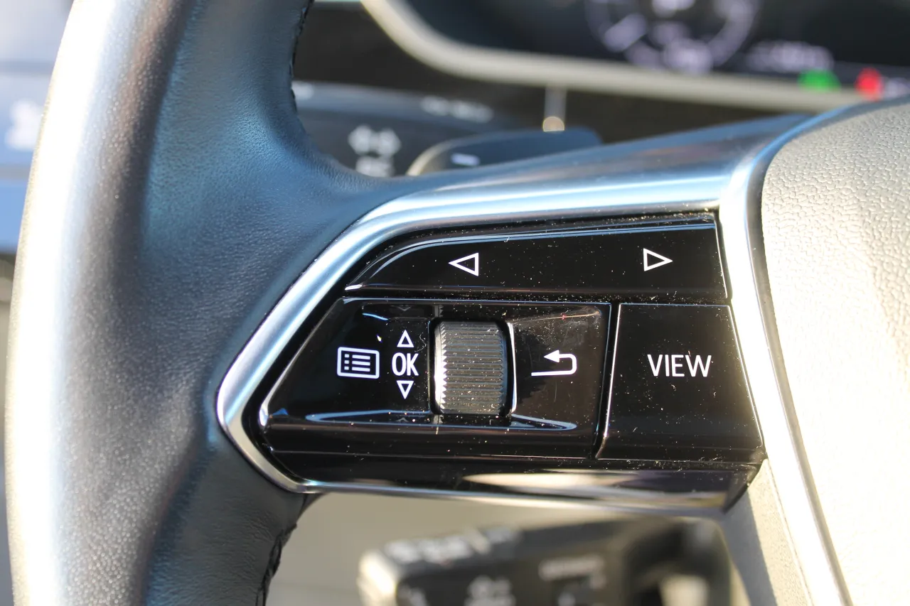 Audi E-tron GR Cars Stand Automóvel