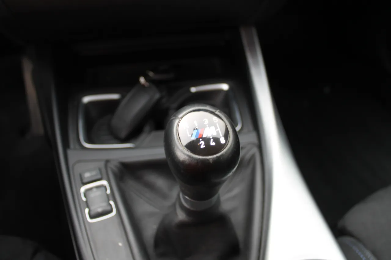BMW 218 d Coupe Sport Line GR Cars Stand Automóvel