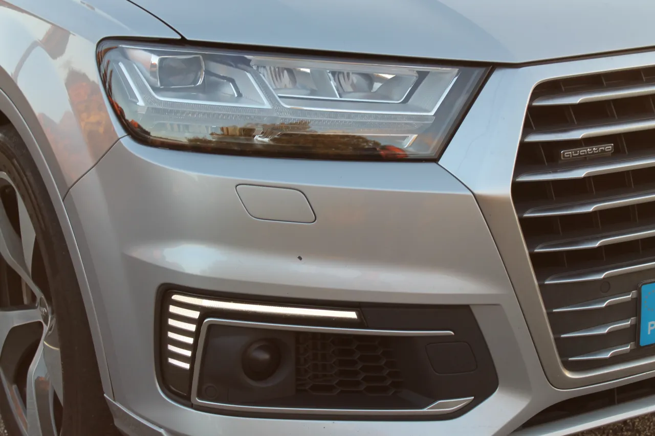 Audi Q7 E-Tron Plug-in Híbrido GR Cars Stand Automóvel