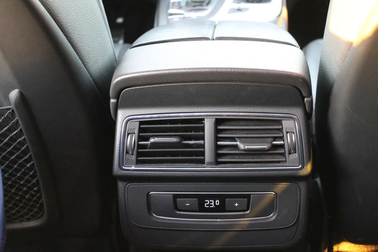 Audi Q7 E-Tron Plug-in Híbrido GR Cars Stand Automóvel