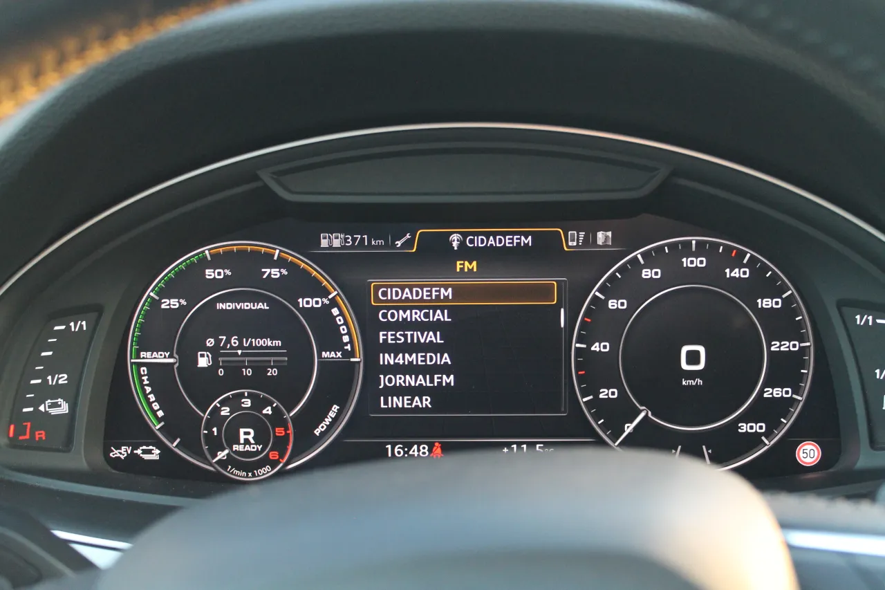 Audi Q7 E-Tron Plug-in Híbrido GR Cars Stand Automóvel