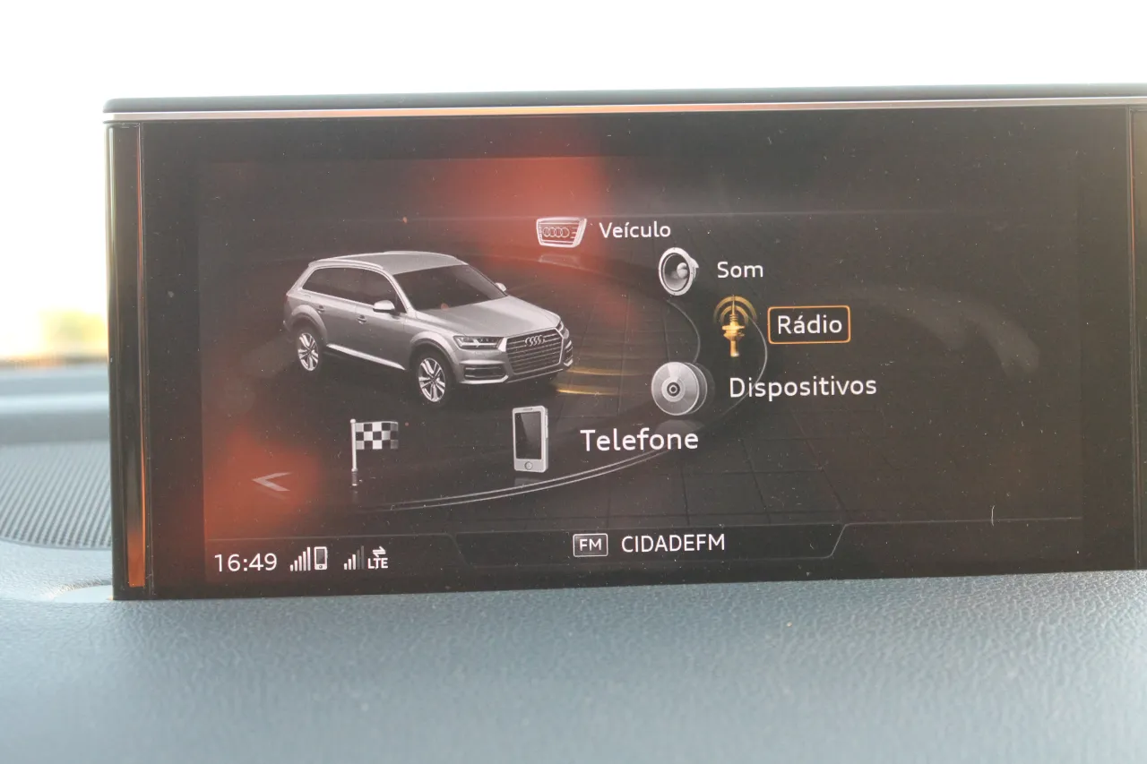 Audi Q7 E-Tron Plug-in Híbrido GR Cars Stand Automóvel