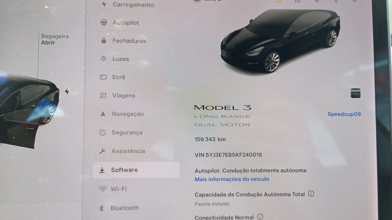 Tesla Model 3 Long Range GR Cars Stand Automóvel