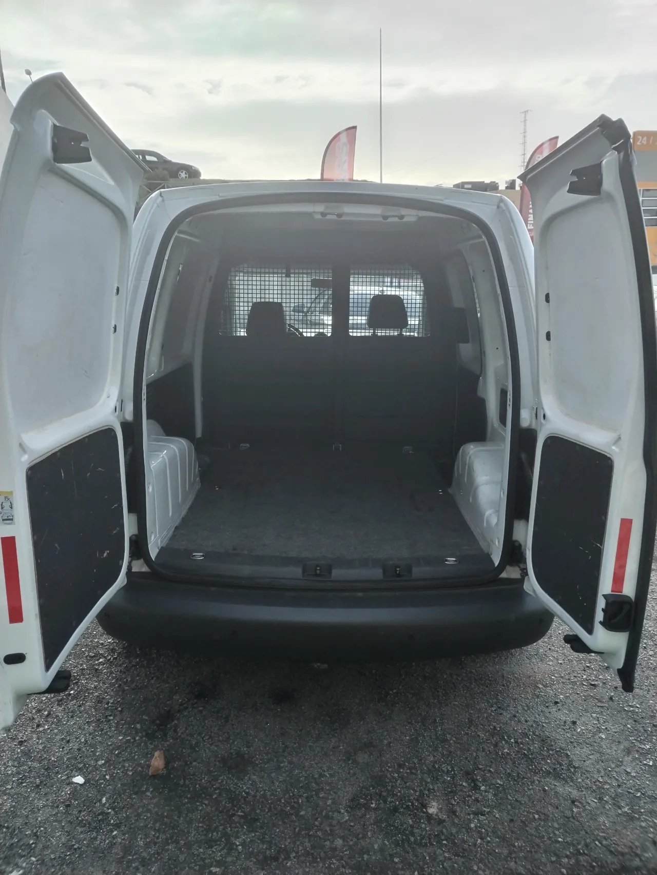 Vw Caddy 1.6 T.D.I  BlueMotion GR Cars Stand Automóvel