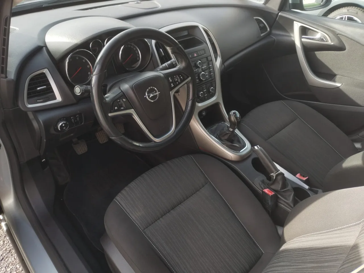 Opel Astra 1.3 CDTI GR Cars Stand Automóvel