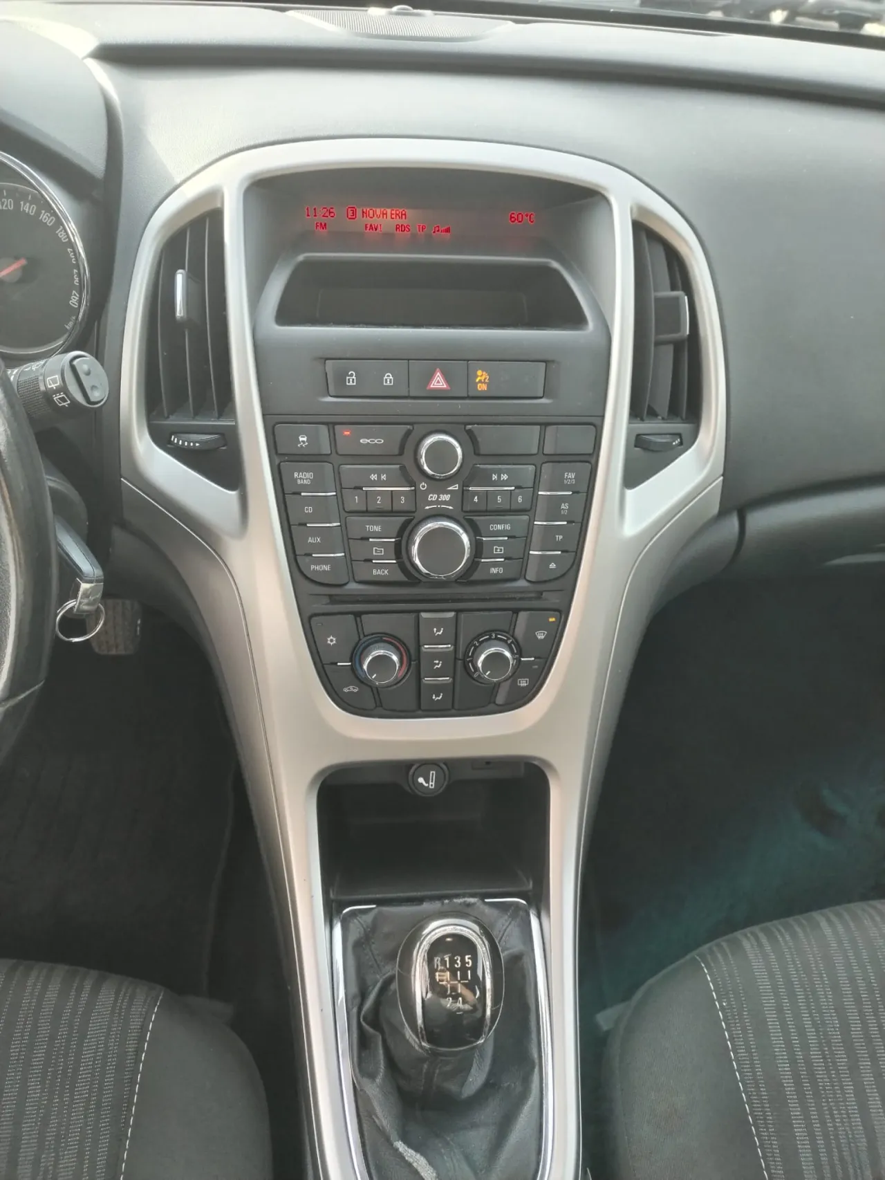 Opel Astra 1.3 CDTI GR Cars Stand Automóvel