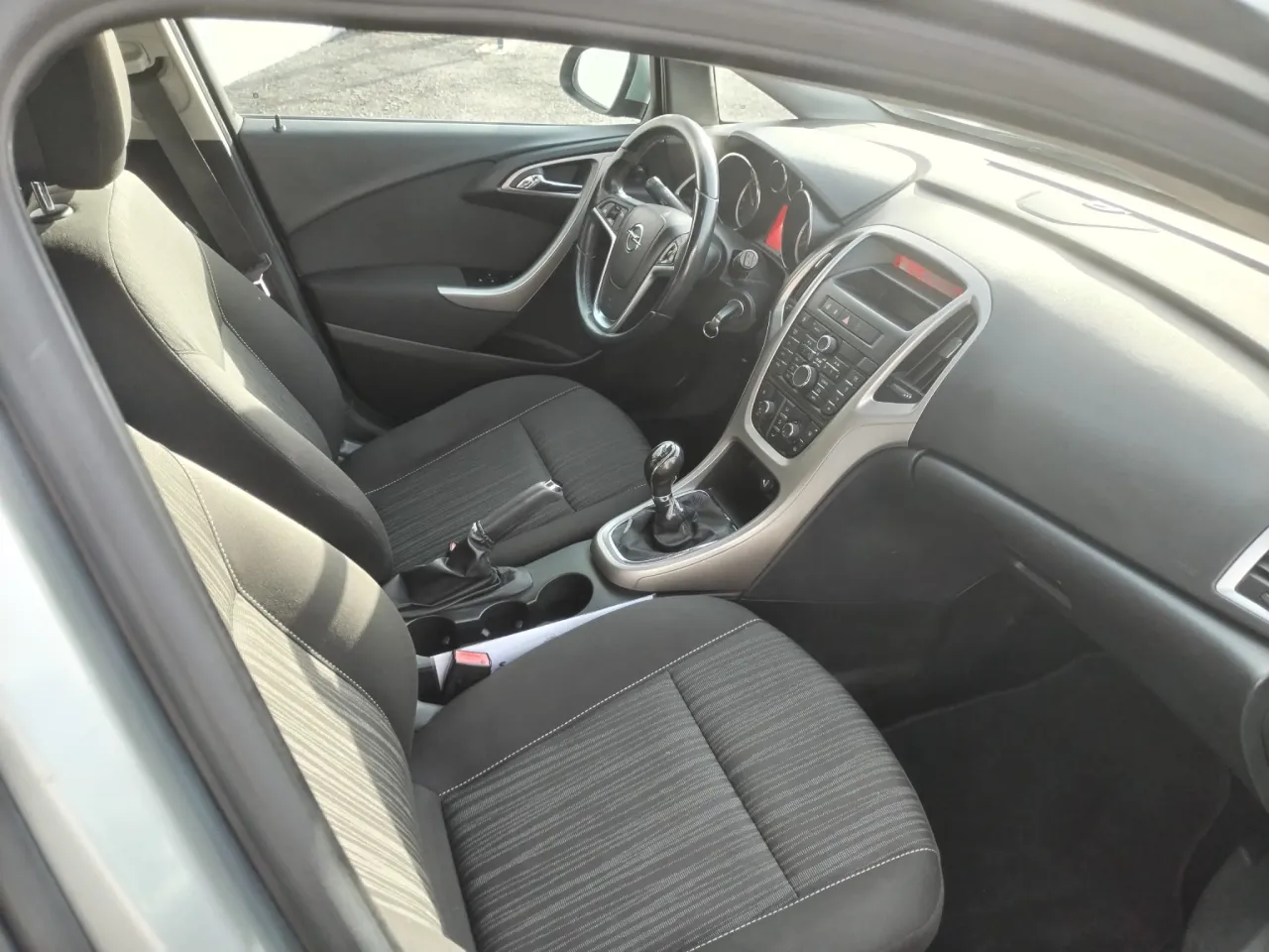 Opel Astra 1.3 CDTI GR Cars Stand Automóvel