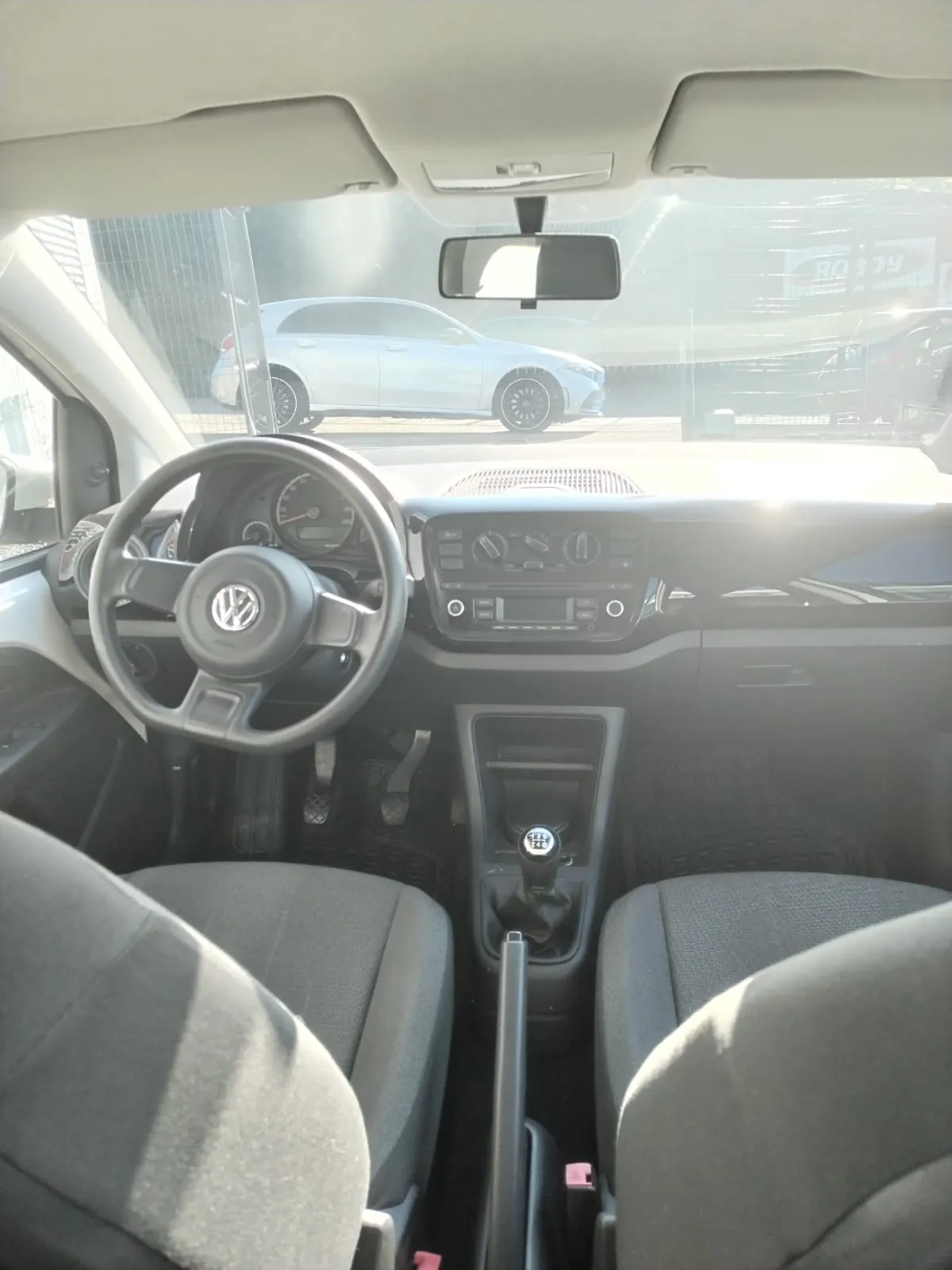 VW UP GR Cars Stand Automóvel