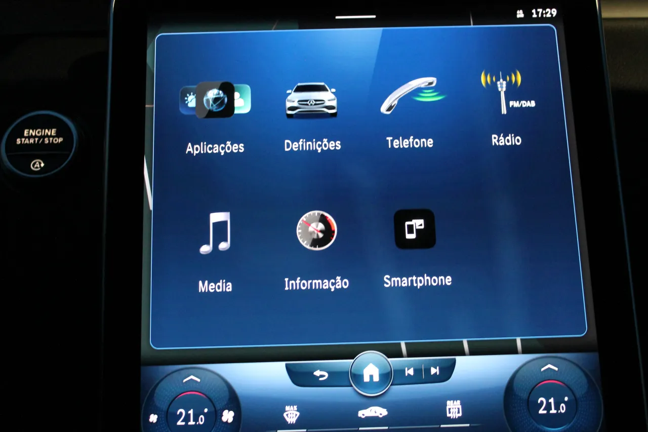 Mercedes-Benz C 200 Station d 9G-TRONIC GR Cars Stand Automóvel