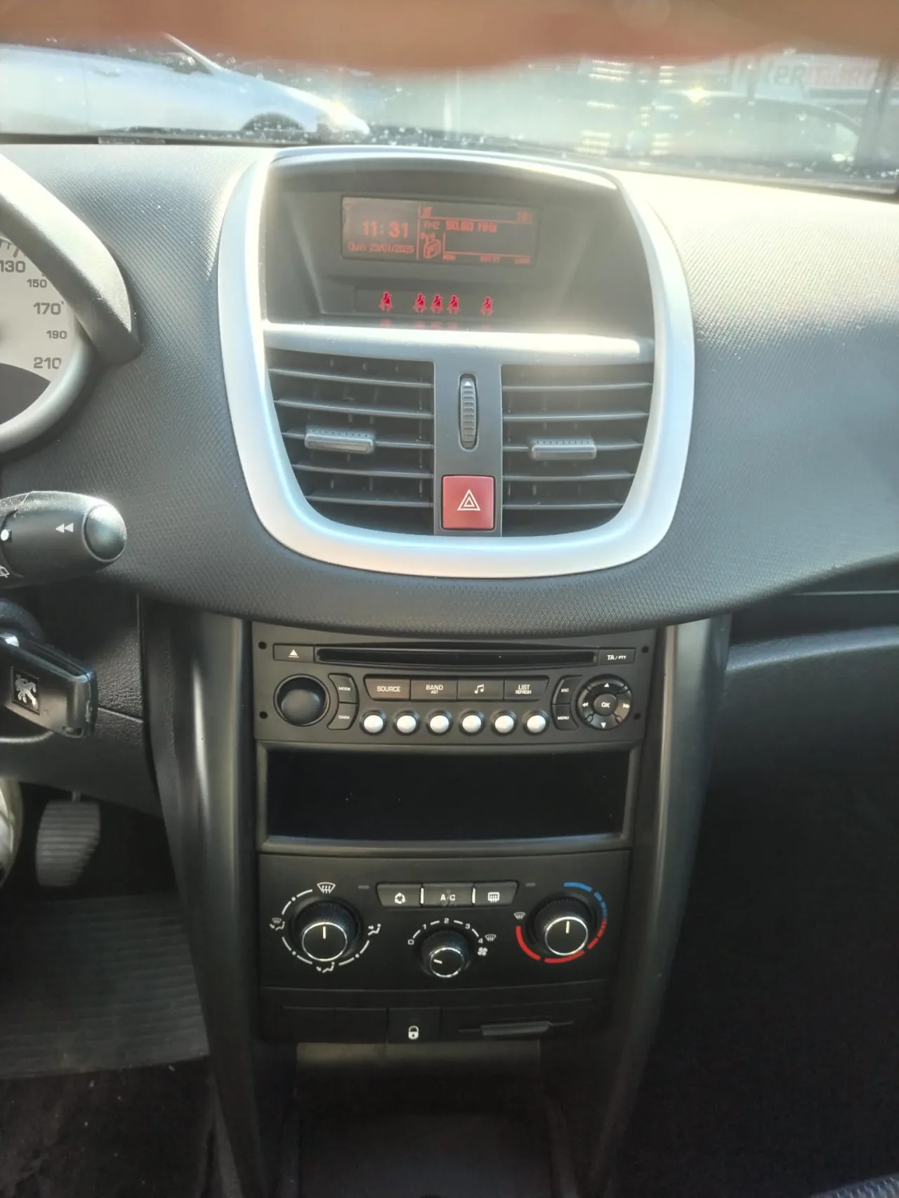 Peugeot 207 GR Cars Stand Automóvel