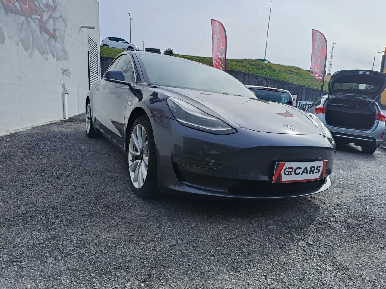 TESLA MODEL 3 GR Cars Stand Automóvel