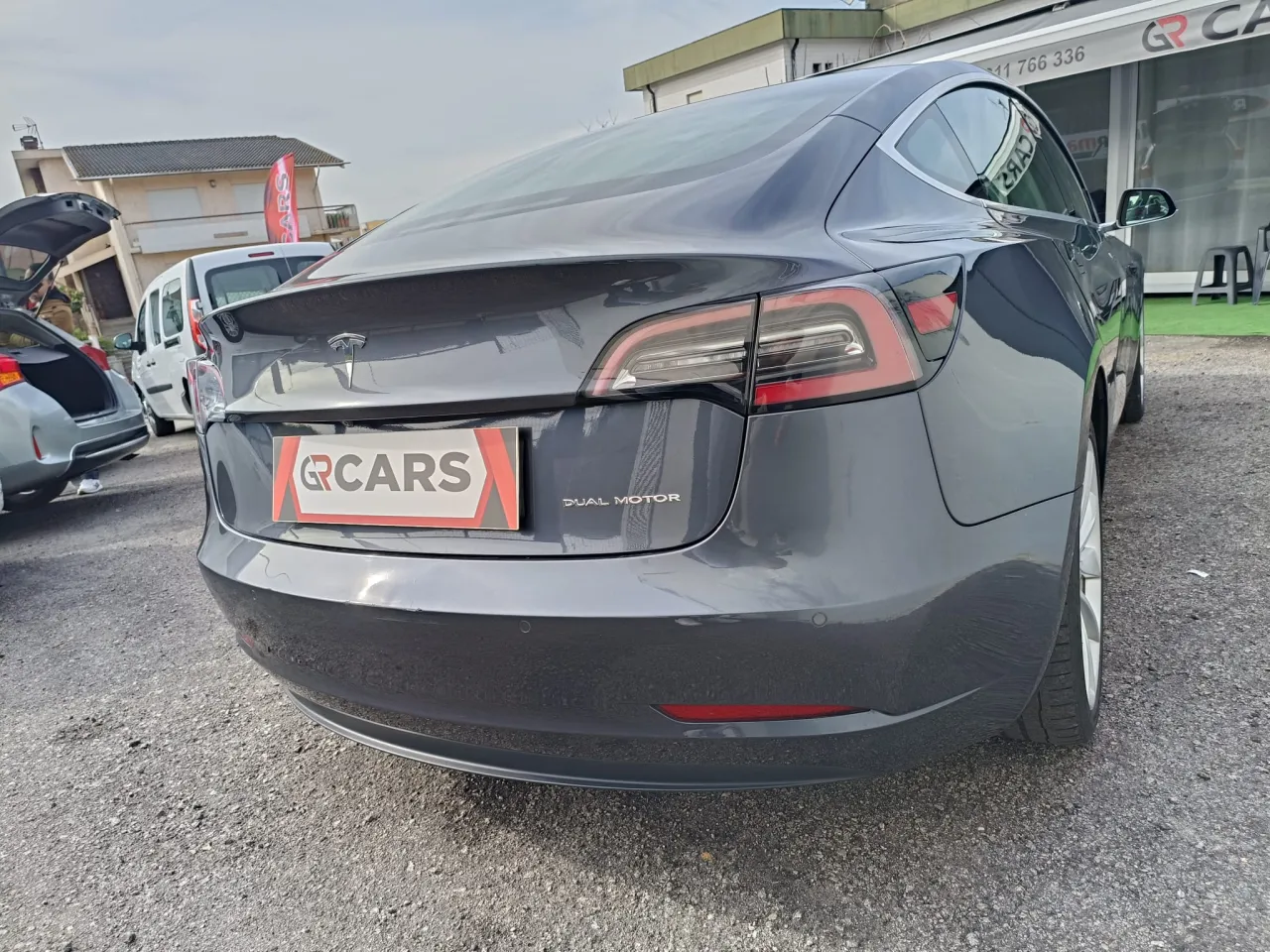 TESLA MODEL 3 GR Cars Stand Automóvel