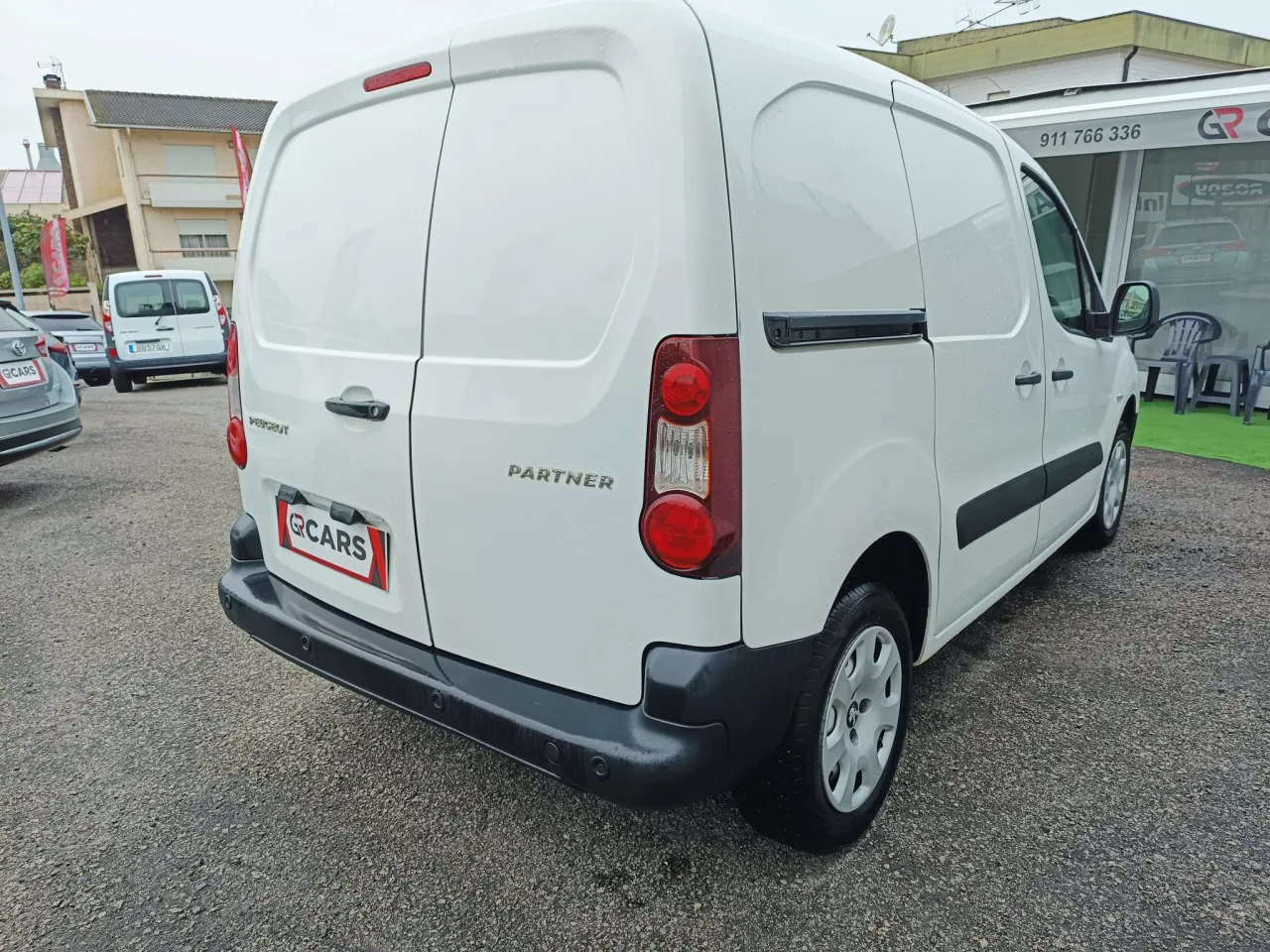 Peugeot Partner GR Cars Stand Automóvel
