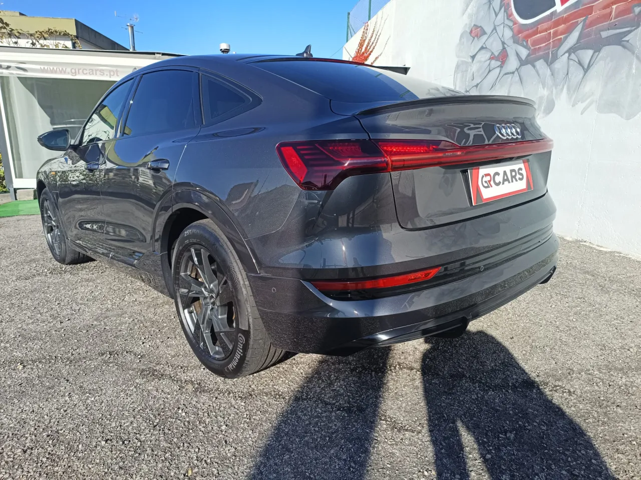 Audi E-Tron Sportback GR Cars Stand Automóvel