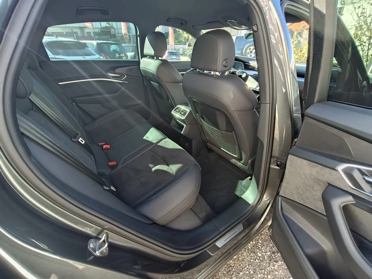 Audi E-Tron Sportback GR Cars Stand Automóvel