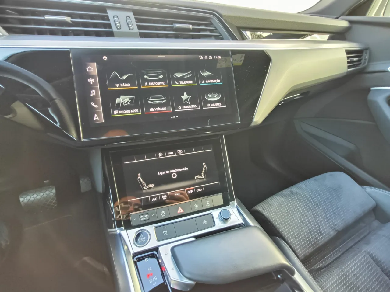 Audi E-Tron Sportback GR Cars Stand Automóvel