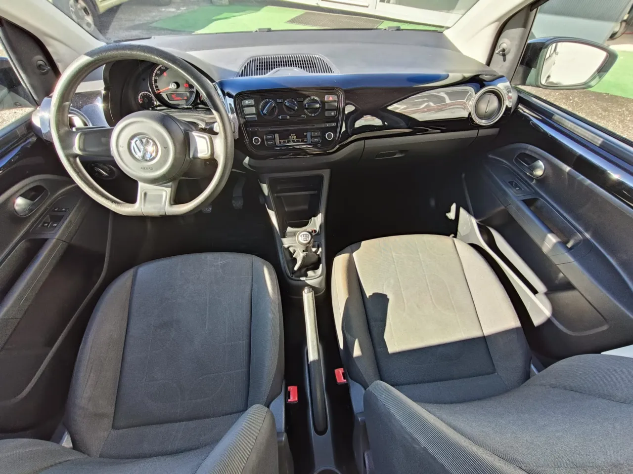 VW UP GR Cars Stand Automóvel