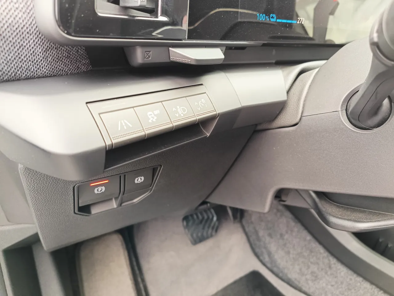 Renault Mégane E-Tech 40 GR Cars Stand Automóvel