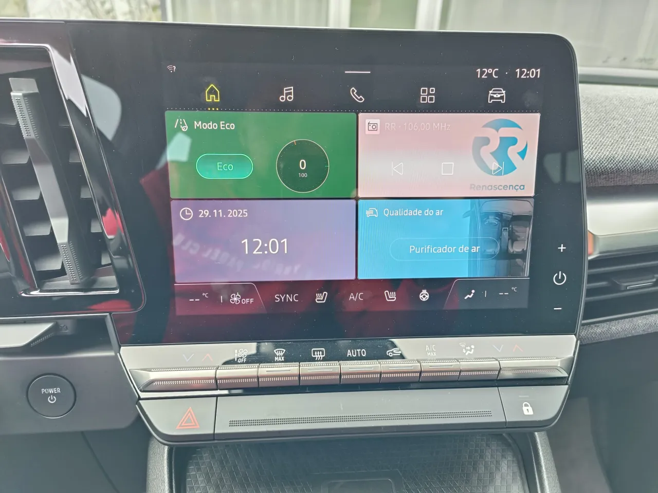 Renault Mégane E-Tech 40 GR Cars Stand Automóvel