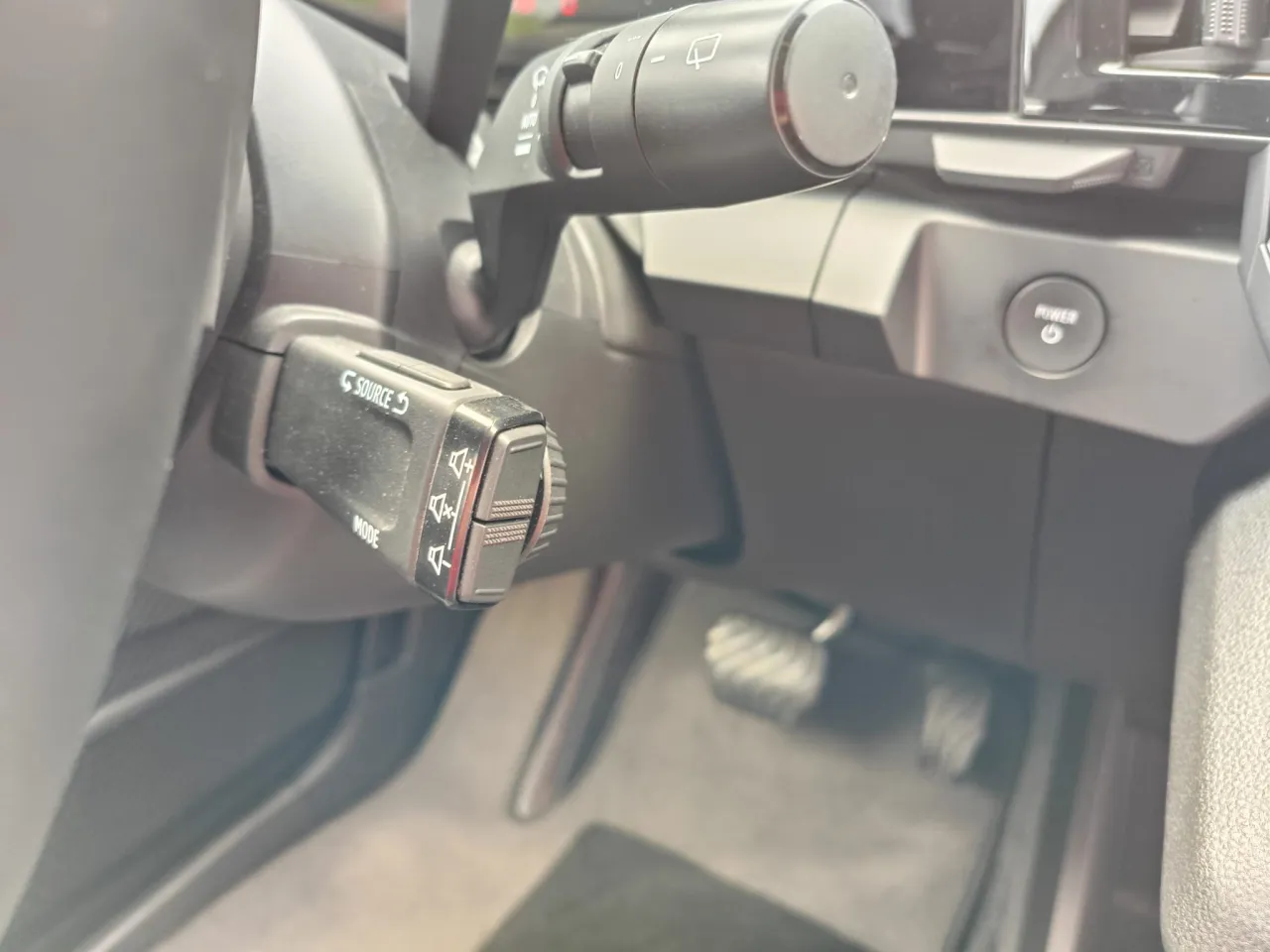 Renault Mégane E-Tech 40 GR Cars Stand Automóvel