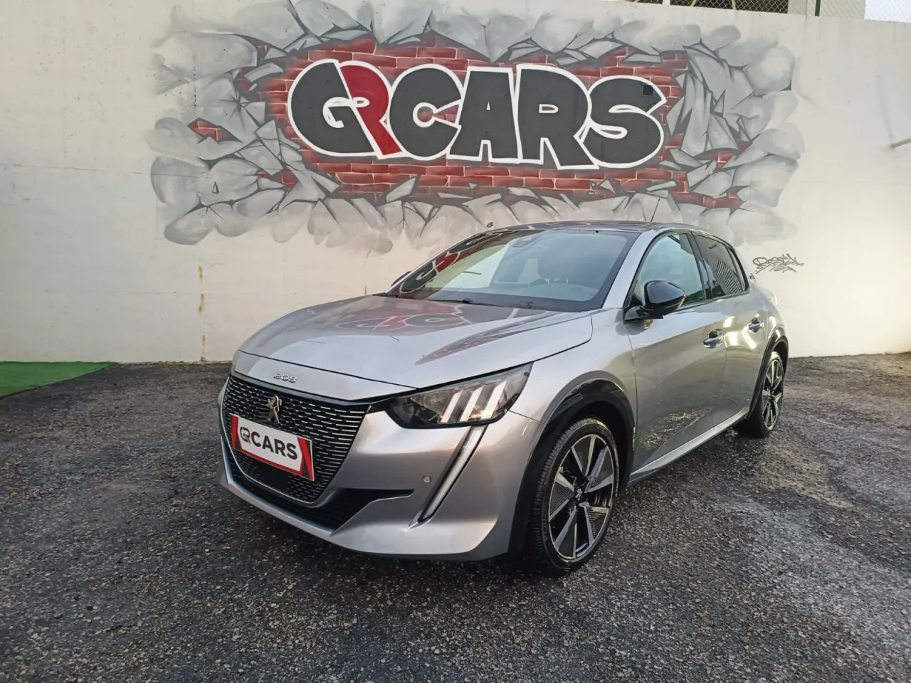 Peugeot e-208 GR Cars Stand Automóvel
