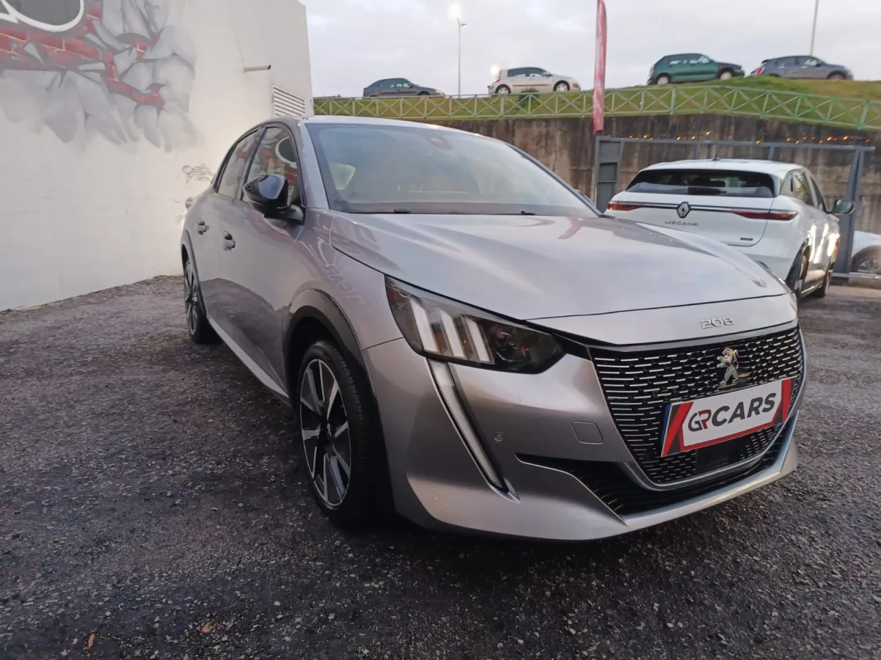 Peugeot e-208 GR Cars Stand Automóvel