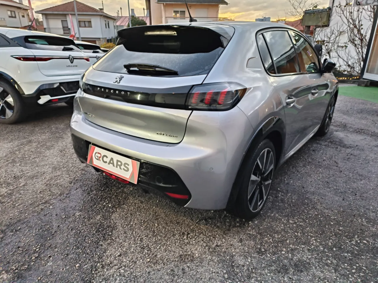 Peugeot e-208 GR Cars Stand Automóvel
