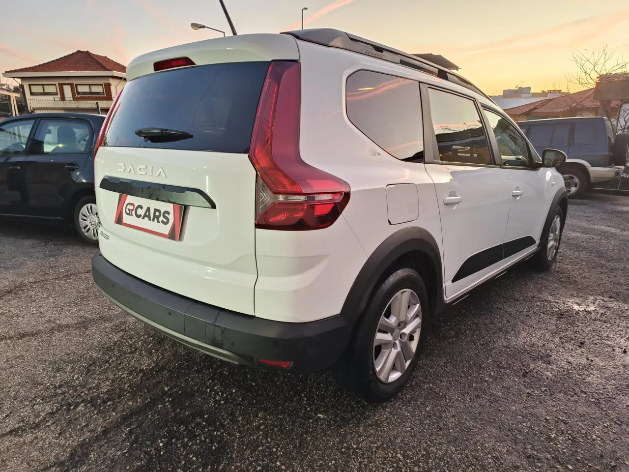 Dacia Jogger GR Cars Stand Automóvel