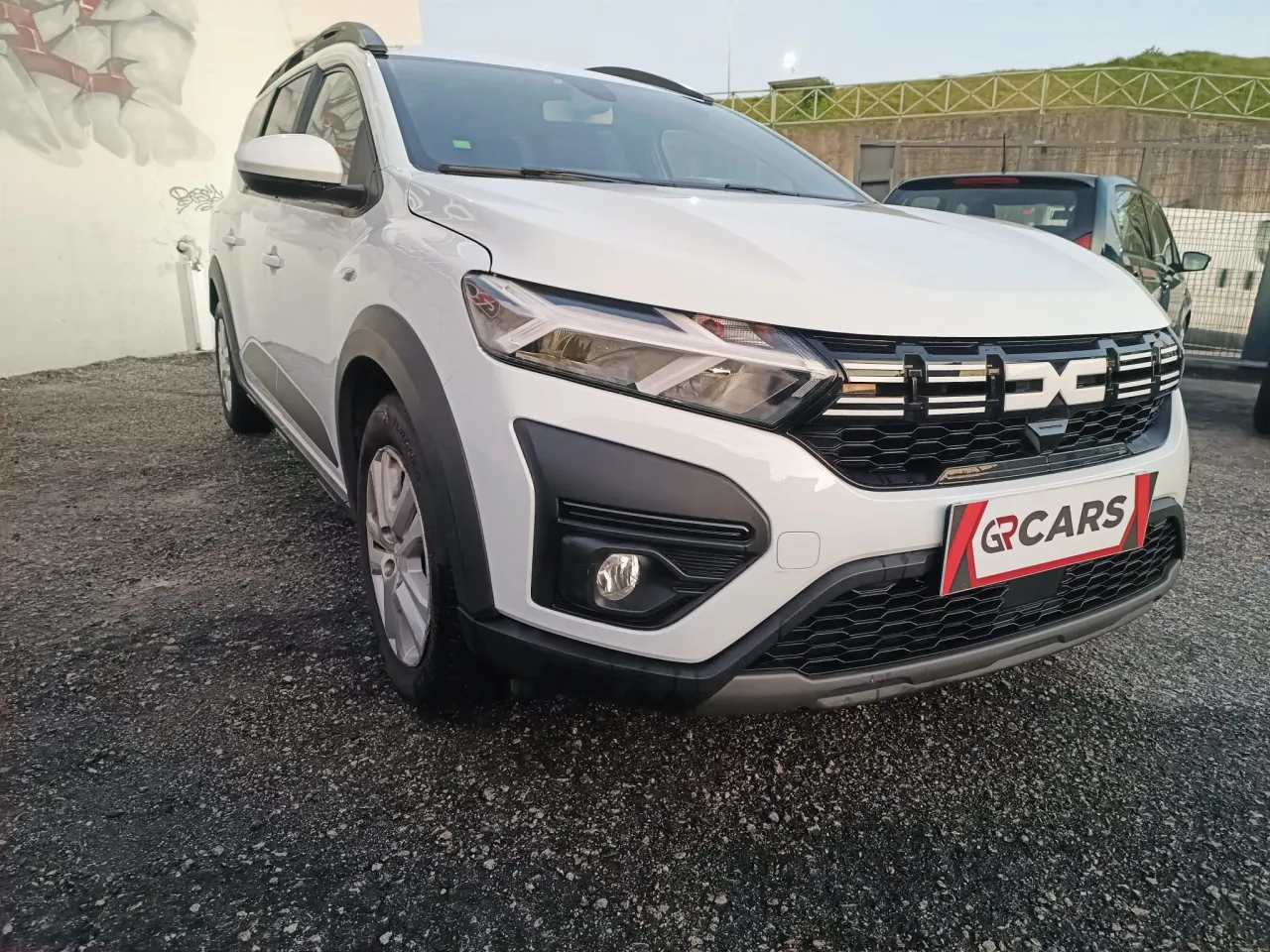 Dacia Jogger GR Cars Stand Automóvel