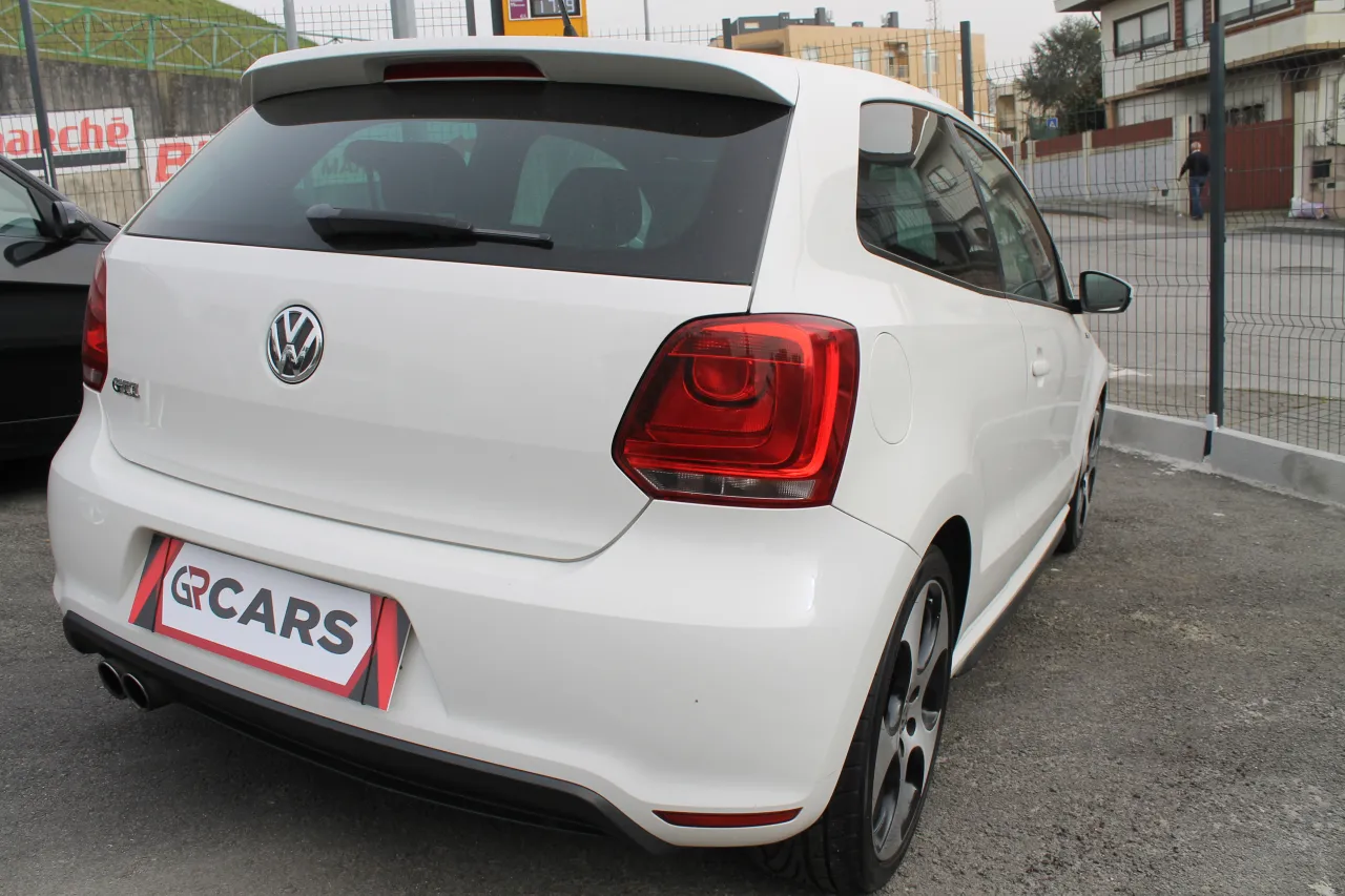 Polo GTI 1.4 GR Cars Stand Automóvel