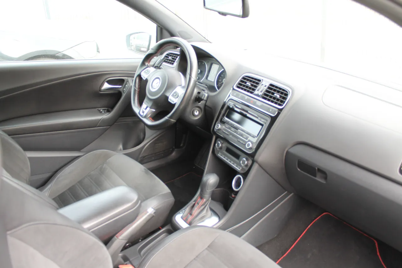 Polo GTI 1.4 GR Cars Stand Automóvel
