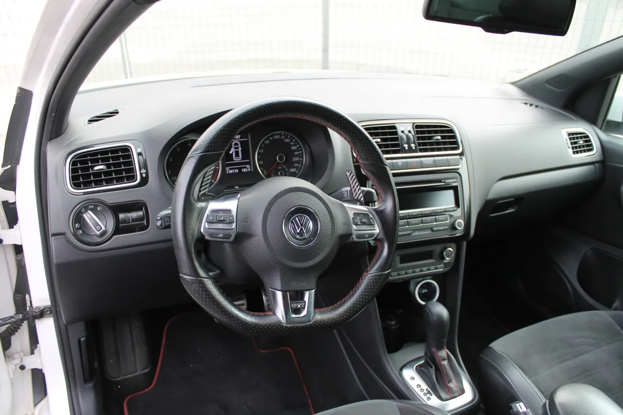 Polo GTI 1.4 GR Cars Stand Automóvel