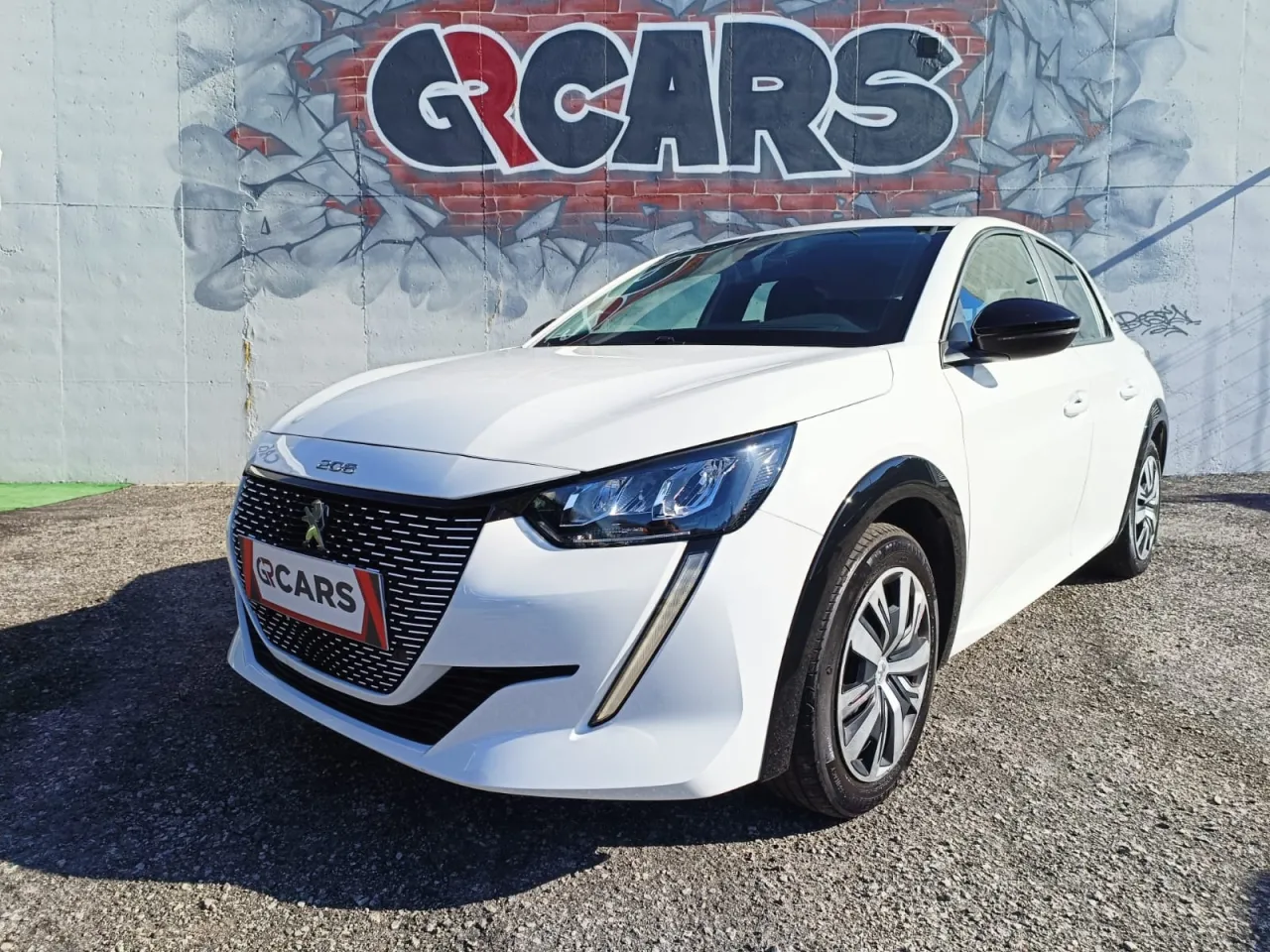Peugeot E-208 GR Cars Stand Automóvel