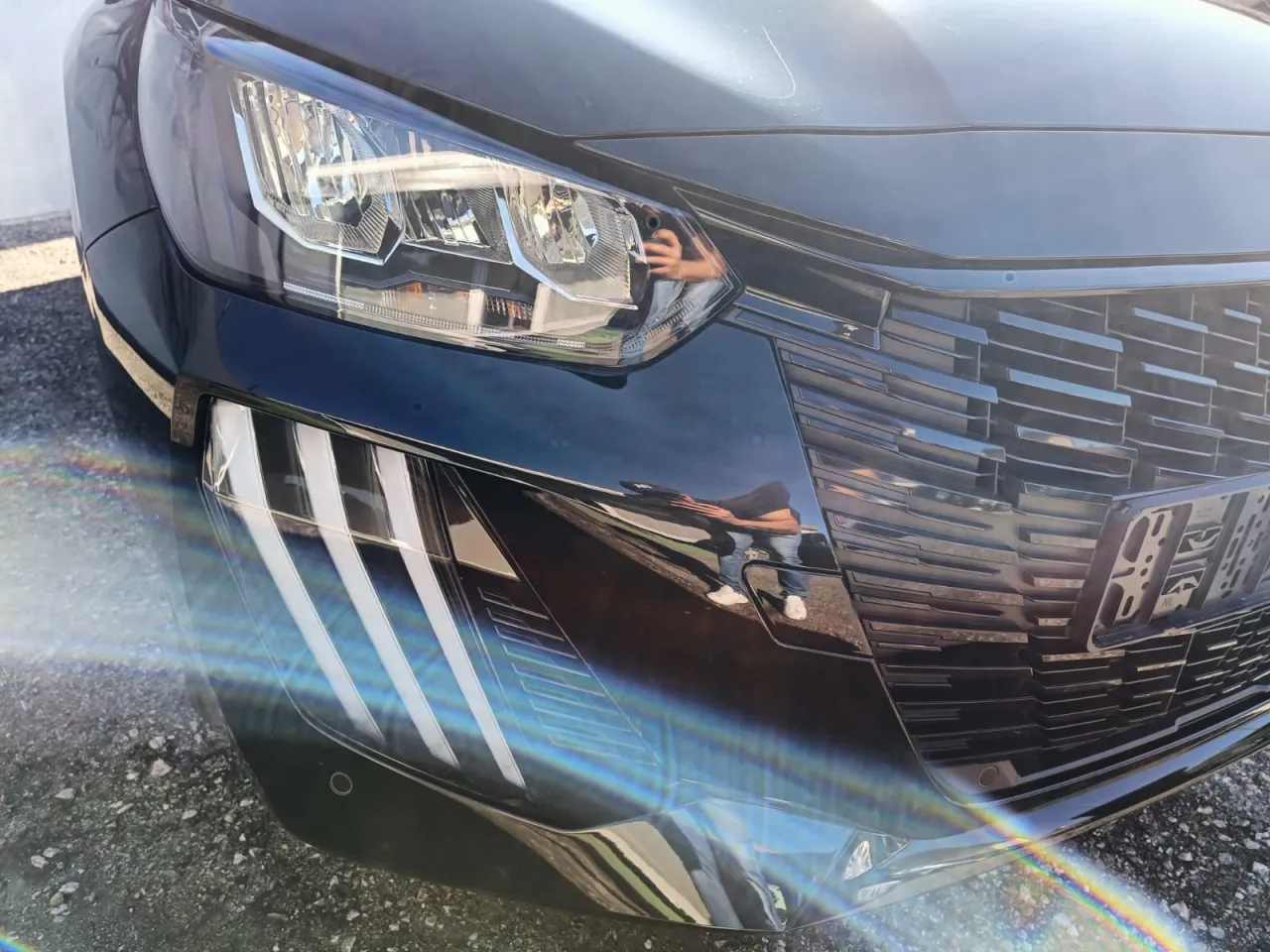 Peugeot E-208 2024 GR Cars Stand Automóvel