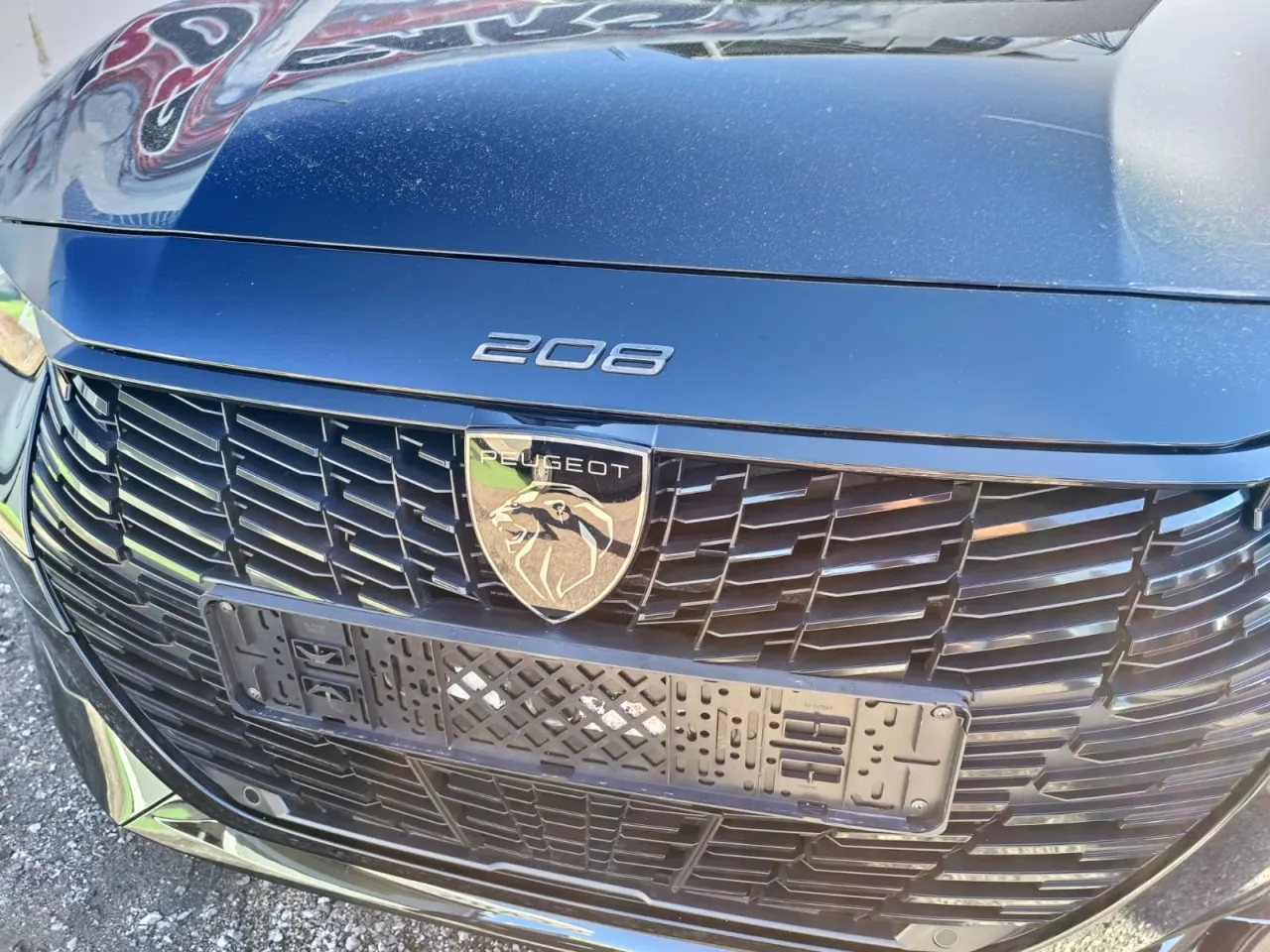 Peugeot E-208 2024 GR Cars Stand Automóvel