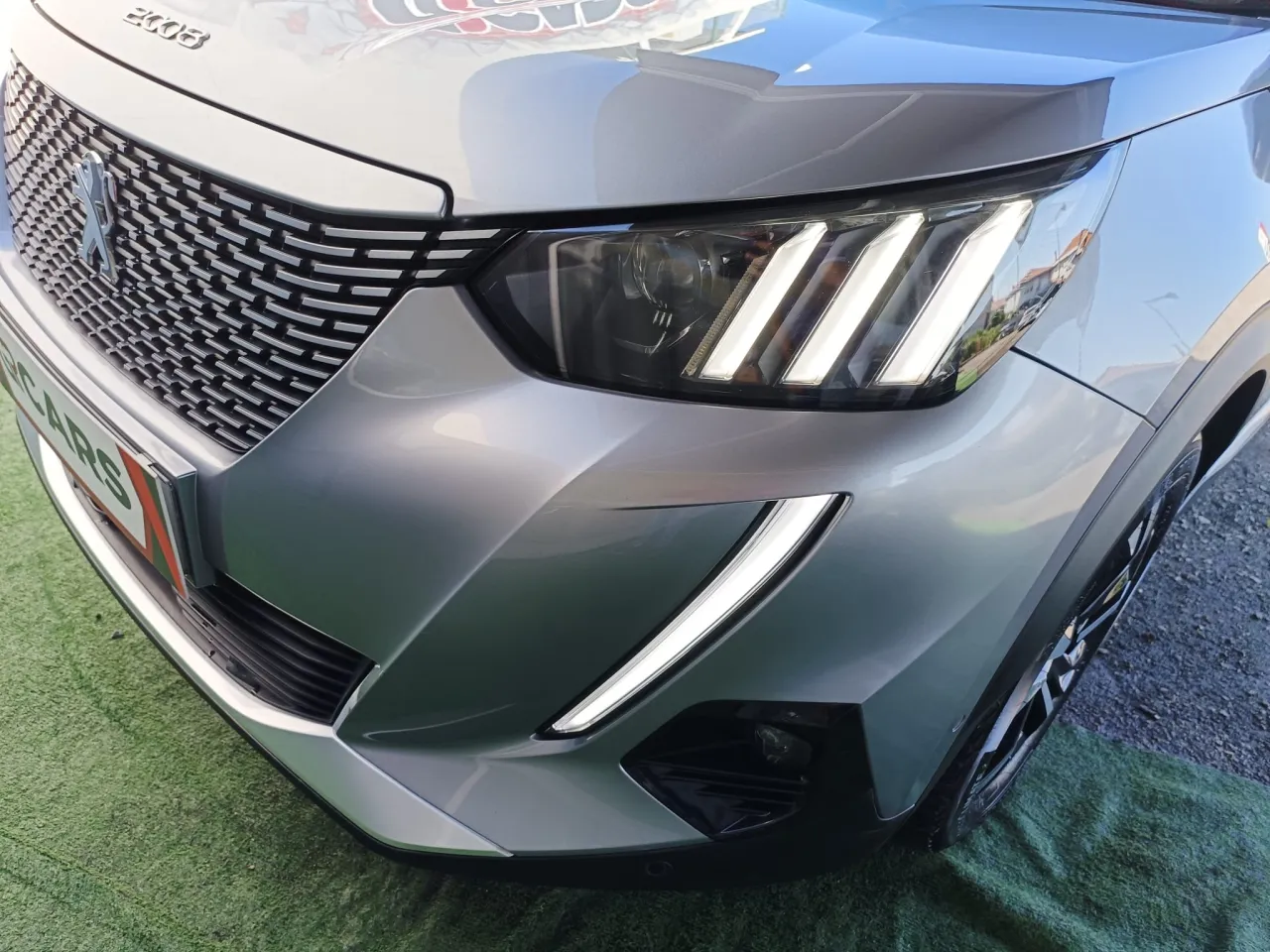 peugeot E-2008 GR Cars Stand Automóvel