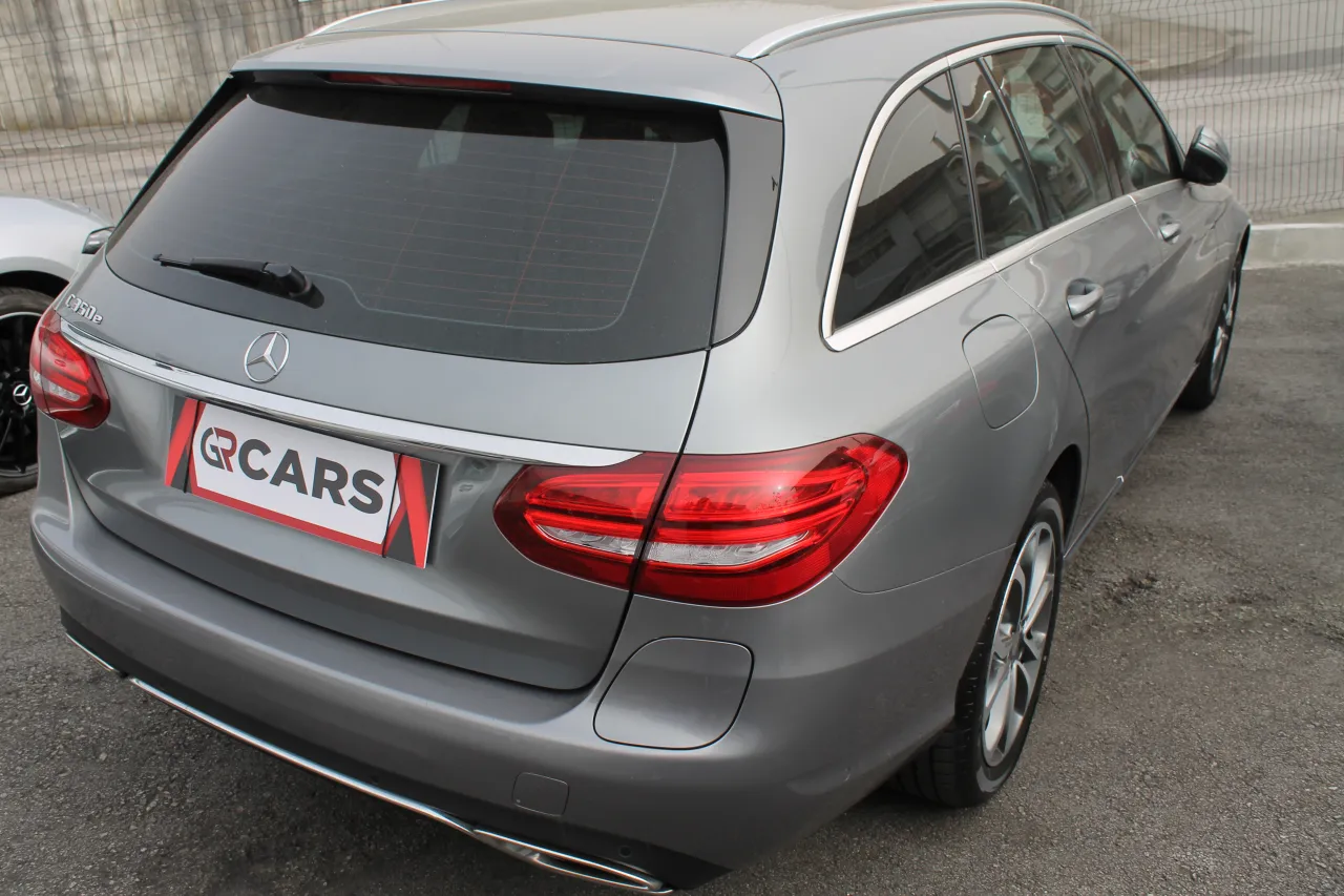 Mercedes-Benz C350E GR Cars Stand Automóvel
