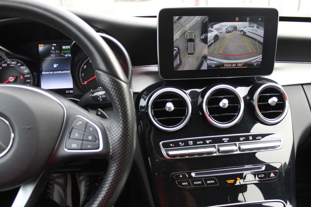 Mercedes-Benz C350E GR Cars Stand Automóvel
