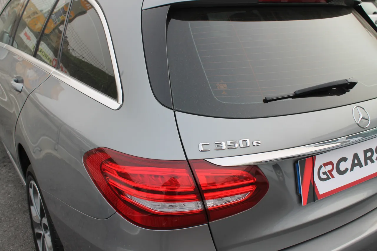 Mercedes-Benz C350E GR Cars Stand Automóvel