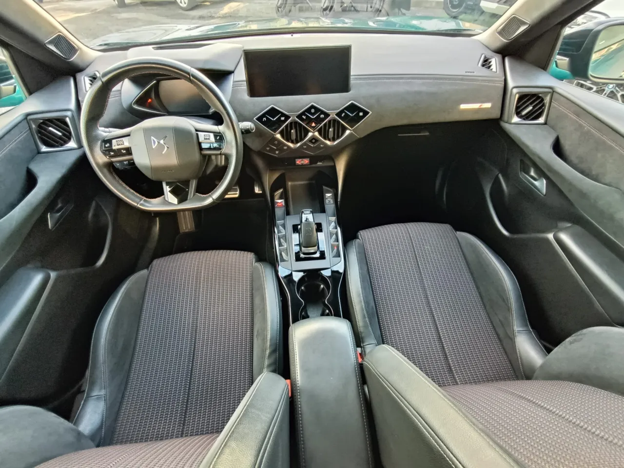 DS DS3 Crossback Performance  Line GR Cars Stand Automóvel