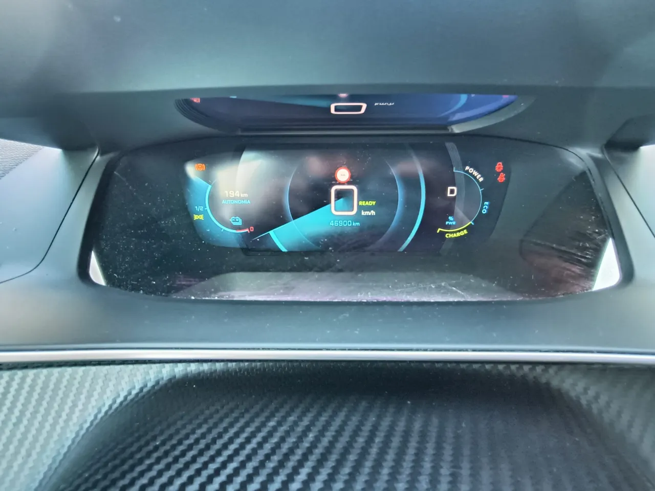 Peugeot E-208 GR Cars Stand Automóvel