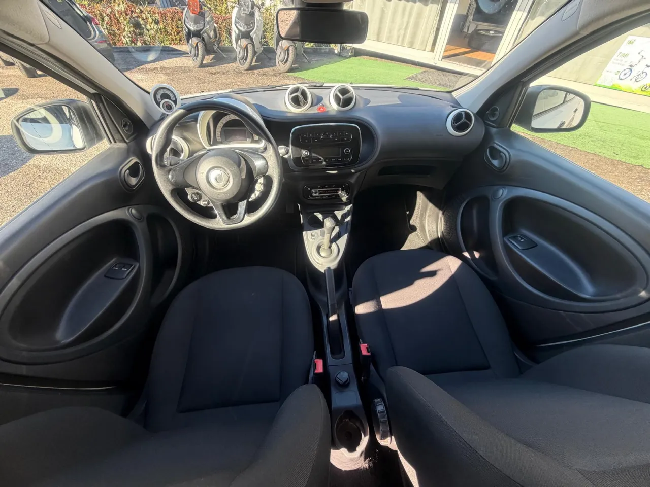Smart Forfour GR Cars Stand Automóvel