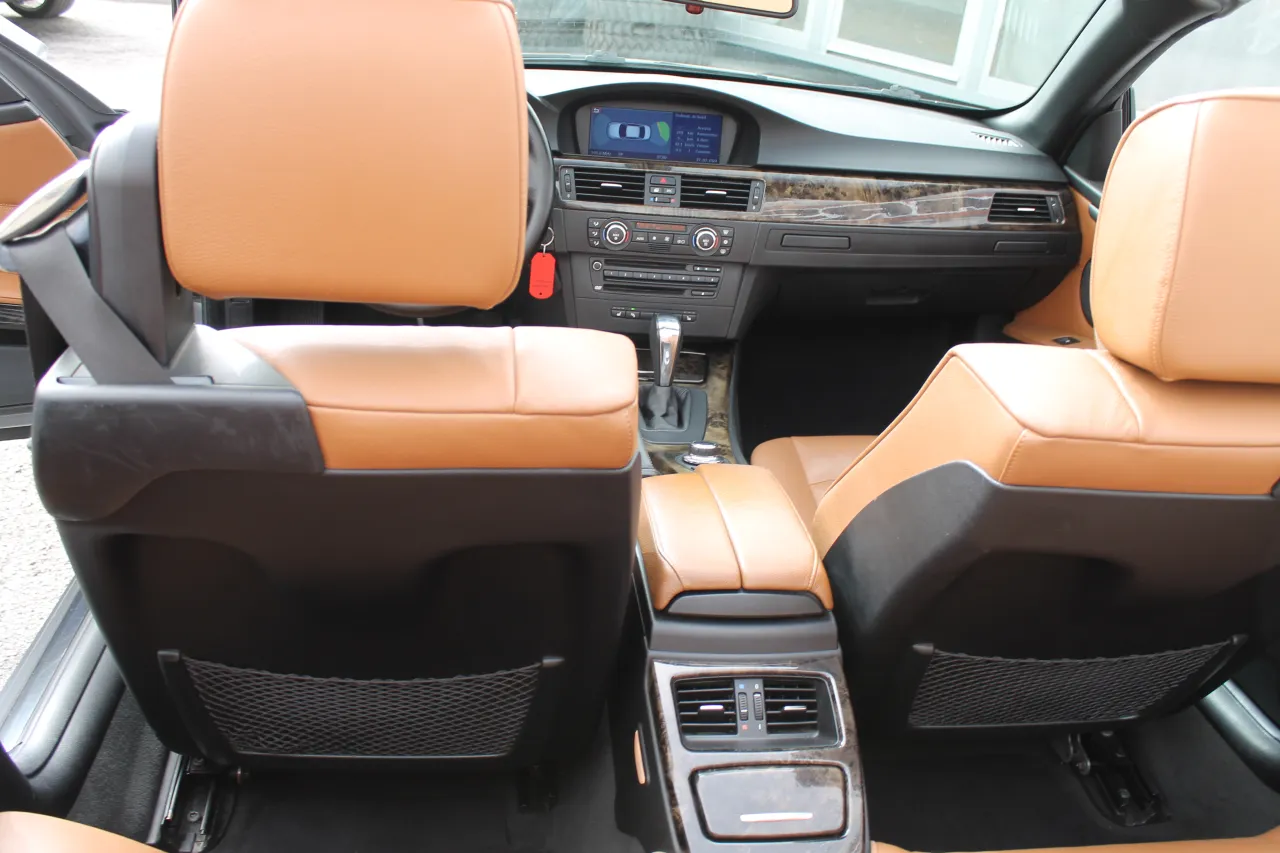 BMW 320 d Cabrio GR Cars Stand Automóvel