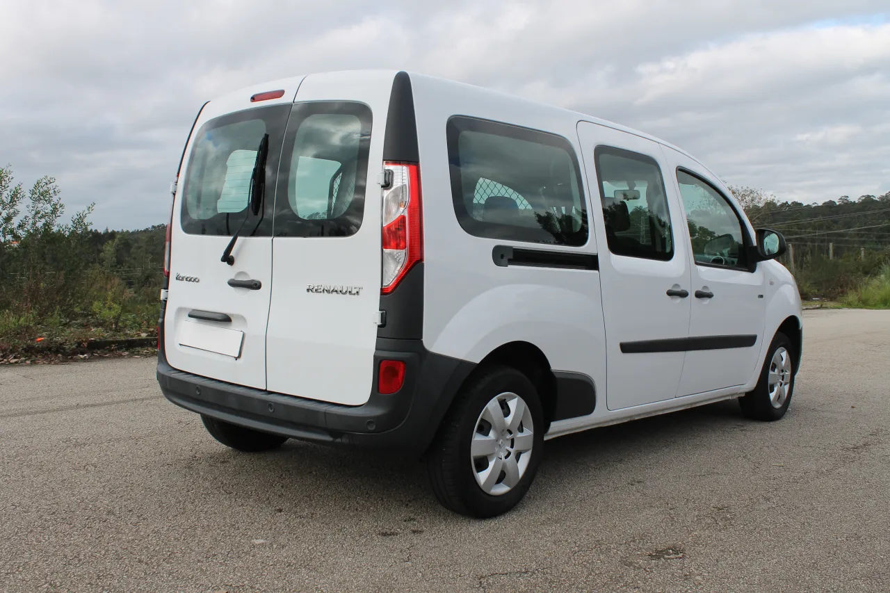 Renault Kangoo Z.E. 5 Lugares IVA Dedutível GR Cars Stand Automóvel