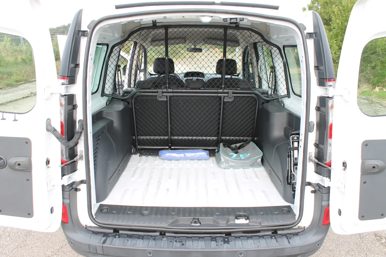 Renault Kangoo Z.E. 5 Lugares IVA Dedutível GR Cars Stand Automóvel
