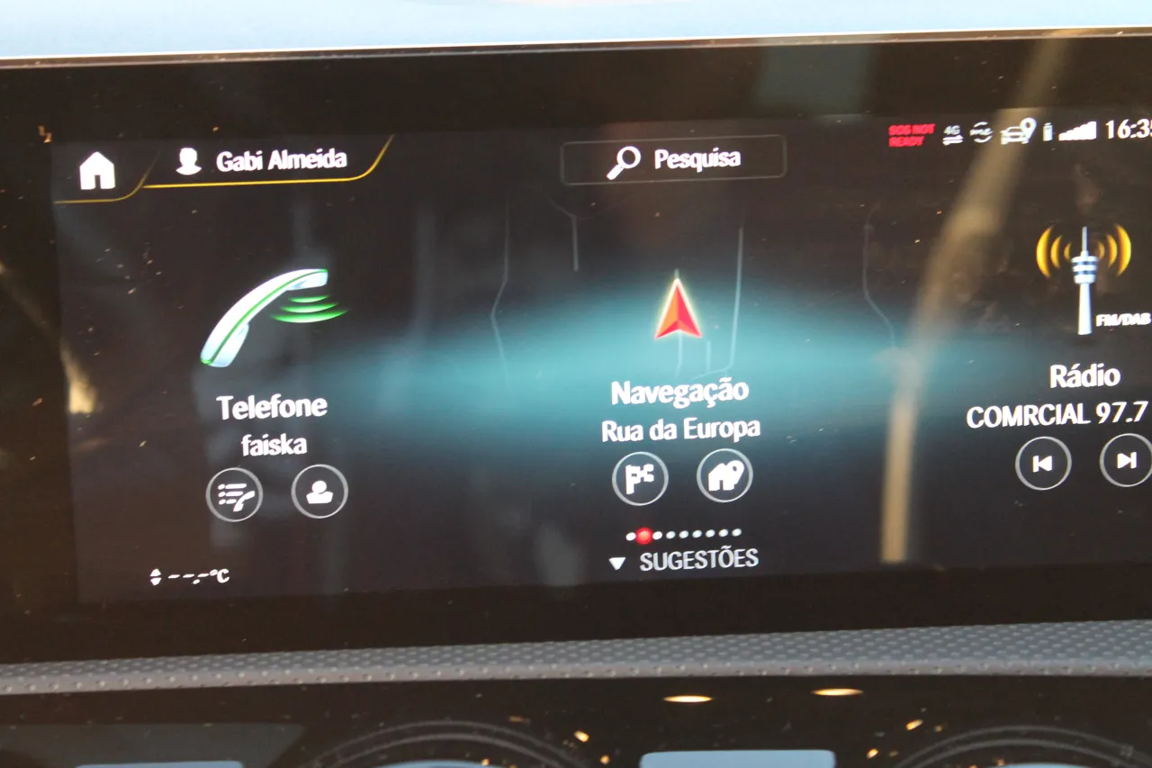 Mercedes-Benz A250 E IVA Dedutível GR Cars Stand Automóvel