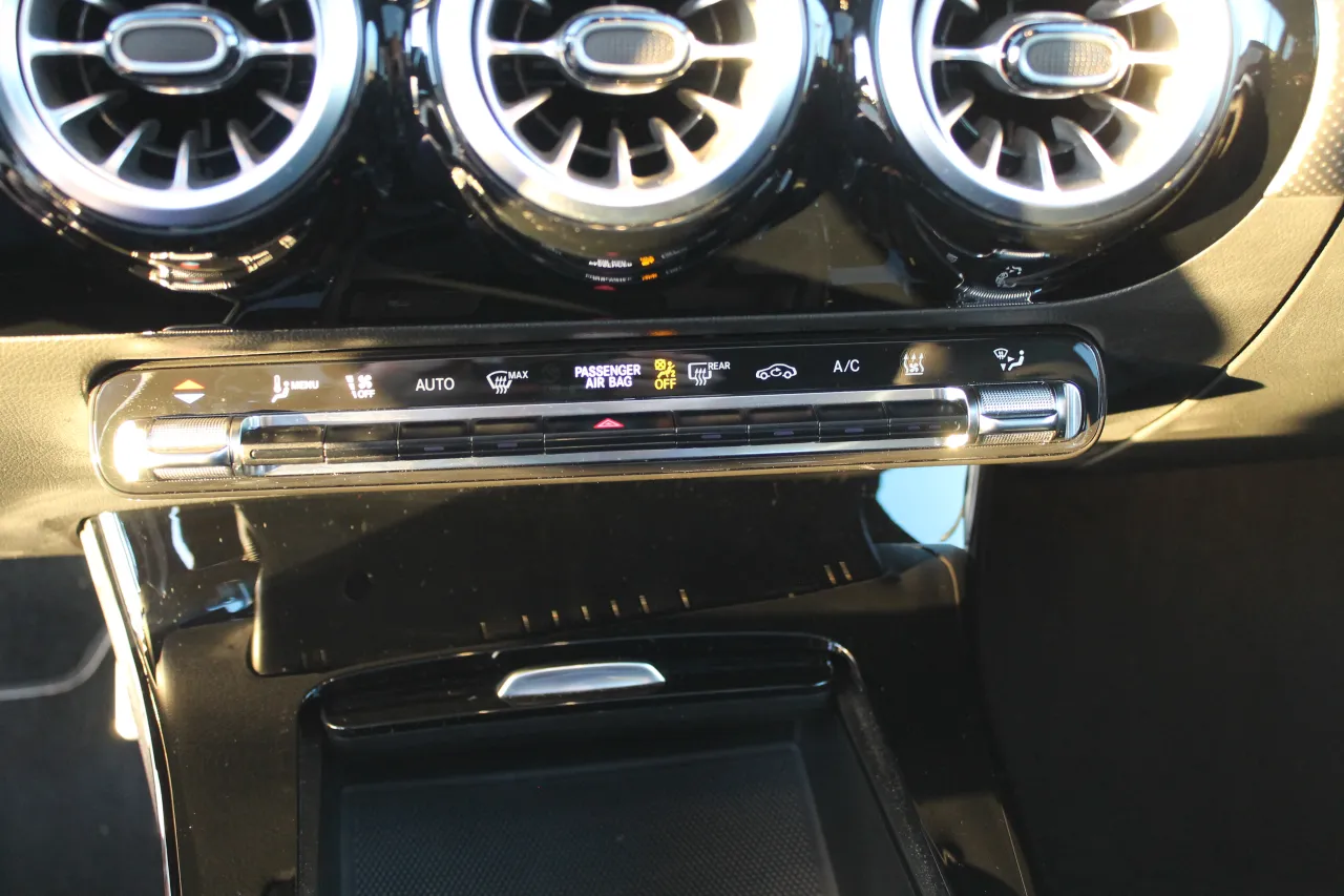 Mercedes-Benz A250 E IVA Dedutível GR Cars Stand Automóvel